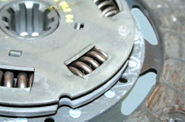 Замена дисков сцепления