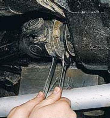 Снятие карданной передачи УАЗ Патриот