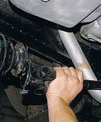 Снятие карданной передачи УАЗ Патриот