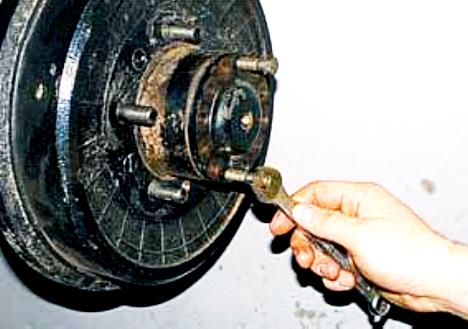 Снятие и установка полуоси заднего моста УАЗ Патриот