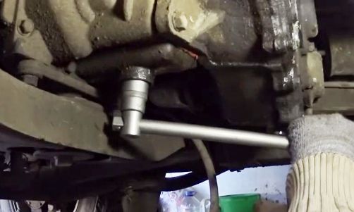 Замена масла в коробке передач УАЗ Патриот