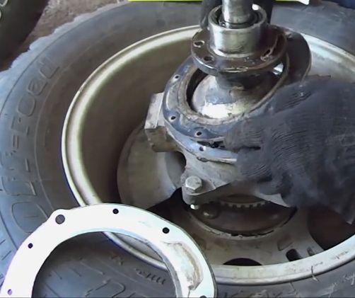 Снятие шкворневого узла и замена шкворней автомобиля УАЗ Патриот