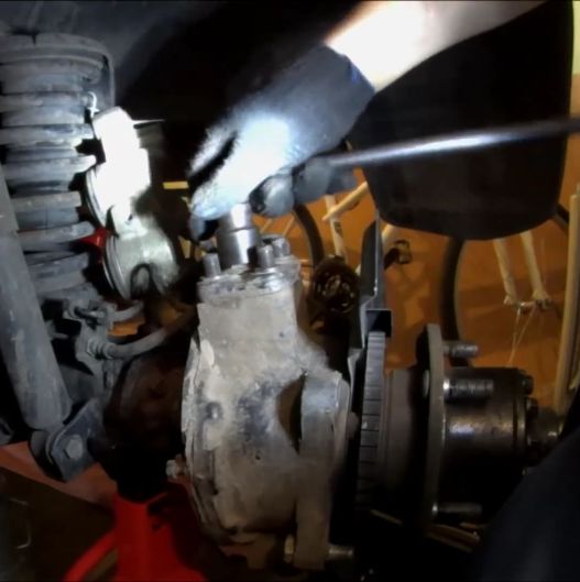 Снятие шкворневого узла и замена шкворней автомобиля УАЗ Патриот