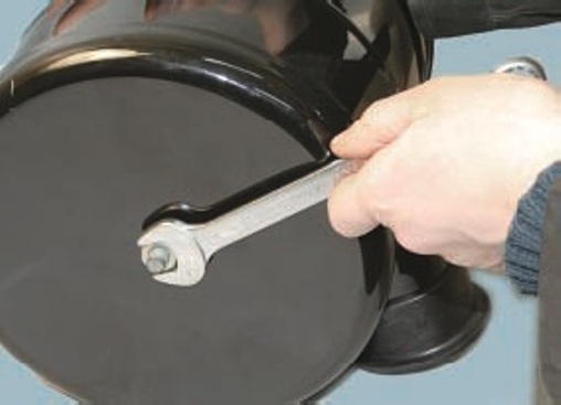 Замена элемента воздушного фильтра