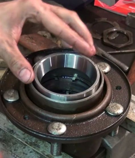 Замена подшипников ступицы переднего колеса УАЗ Патриот