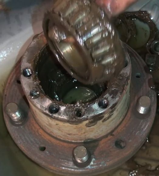 Замена подшипников ступицы переднего колеса УАЗ Патриот