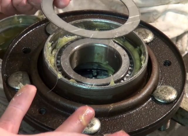 Замена подшипников ступицы переднего колеса УАЗ Патриот