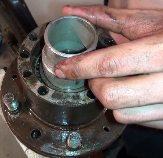 Замена подшипников ступицы переднего колеса УАЗ Патриот