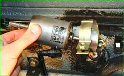 Замена фильтра топливной системы