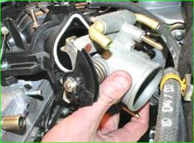 Замена каталитического коллектора двигателя ВАЗ-21126