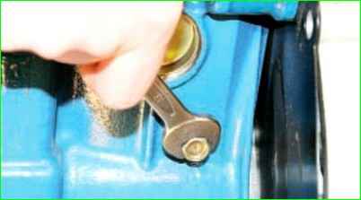 Как заменить охлаждающую жидкость двигателя