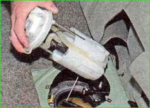 Снятие и установка топливного модуля Лада Приора