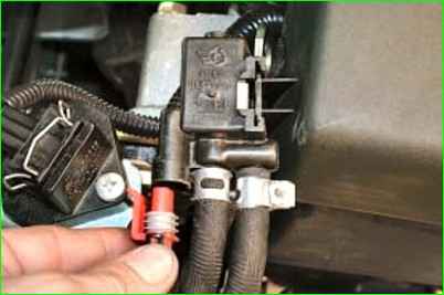 Замена клапана продувки адсорбера