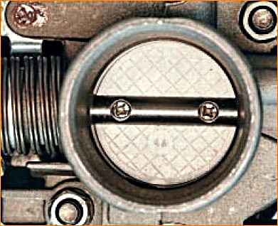 Как заменить трос дроссельной заслонки Лада Приора