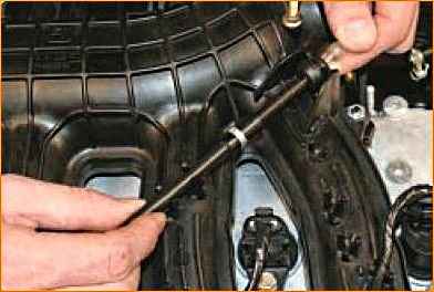 Как заменить трос дроссельной заслонки Лада Приора