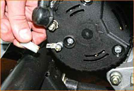 Проверка и замена регулятора напряжения Лада Приора