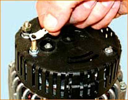 Проверка и замена регулятора напряжения Лада Приора