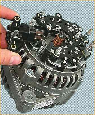 Проверка и замена регулятора напряжения Лада Приора