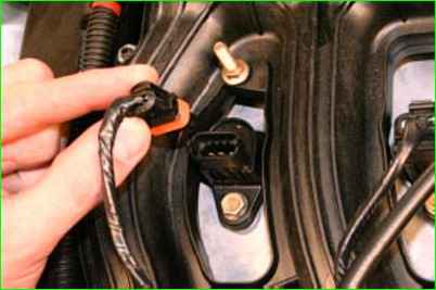 Снятие и установка катушек зажигания