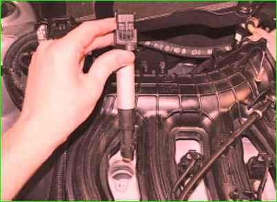 Снятие и установка катушек зажигания