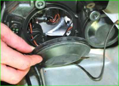 Замена лампочек дальнего света