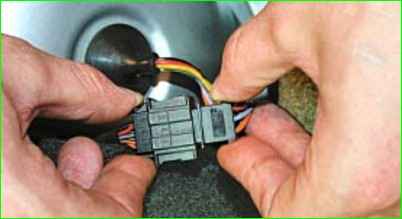 Замена заднего фонаря