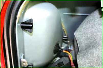 Замена заднего фонаря