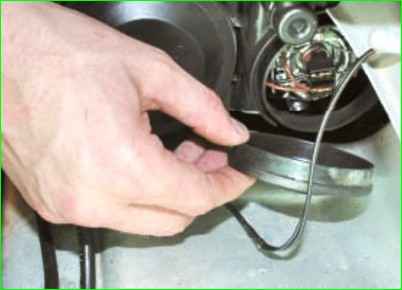 Замена лампочек ближнего света