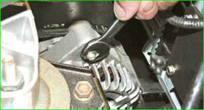 Проверка и замена ремня генератора