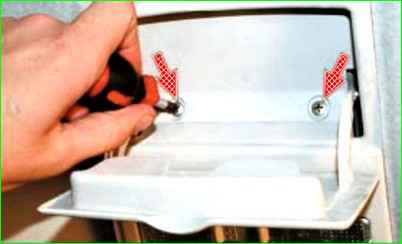 Replacing the interior temperature sensor Lada Priora