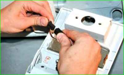 Replacing the interior temperature sensor Lada Priora