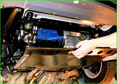 Снятие и установка переднего бампера