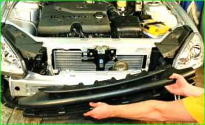 Снятие и установка переднего бампера