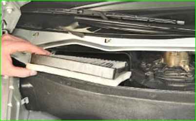 Как заменить фильтр вентиляции салона Лада Приора