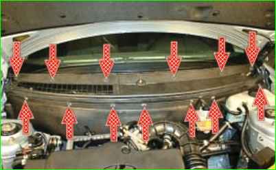 Снятие и установка накладок ветрового стекла Лада Приора