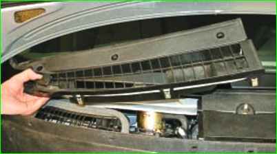 Как заменить фильтр вентиляции салона Лада Приора