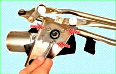 Снятие, разборка и установка очистителя ветрового стекла