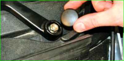 Снятие, разборка и установка очистителя ветрового стекла