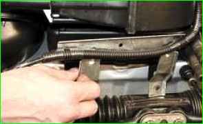 Снятие и установка отопителя