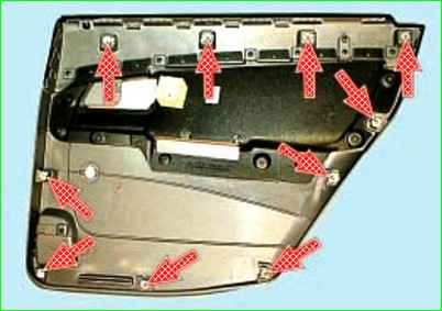 Снятие и установка обивки задней двери