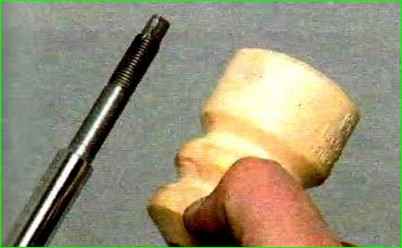 Установка амортизатора и пружины