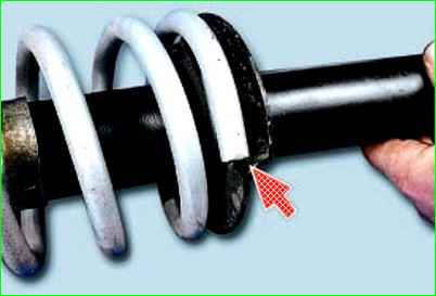 Установка амортизатора и пружины