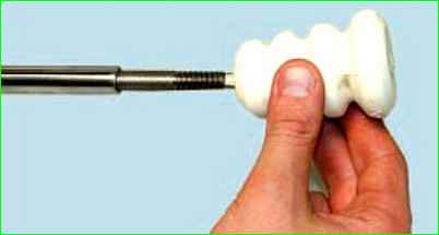 Снятие заднего амортизатора