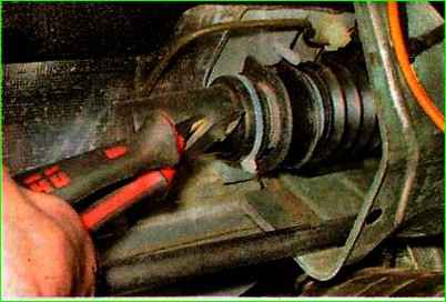 Lenkgetriebemanschette aus- und einbauen