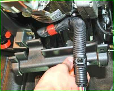 Рульдің электрлік бағанасын алу және орнату