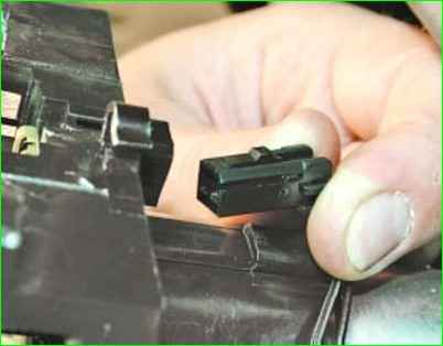 Рульдің электрлік бағанасын алу және орнату