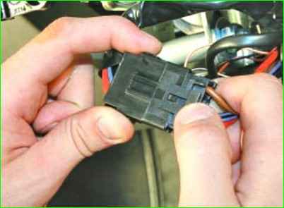 Рульдің электрлік бағанасын алу және орнату