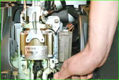 Рульдің электрлік бағанасын алу және орнату