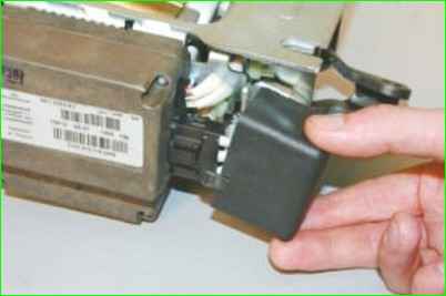 Рульдің электрлік бағанасын алу және орнату