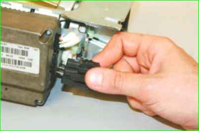 Рульдің электрлік бағанасын алу және орнату